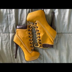 Women’s workman booties Size 8